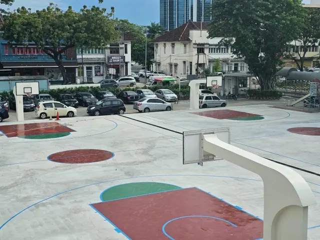 篮球场 & 排球场 Gelanggang Bola Keranjang & Bola Tampar