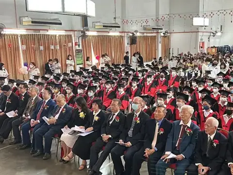 “心相随 梦飞扬”第82届小六毕业典礼及谢师宴